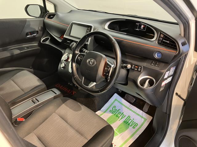 シエンタハイブリッド　ファンベースＧ純正ナビ　パノラマモニター　ワンセグＴＶ　ＣＤ　Ｂｌｕｅｔｏｏｔｈ　ドラレコ　ＥＴＣ　両側電動スライドドア　オートライト　ＬＥＤヘッドライト　クルーズコントロール　電動格納ドアミラー　キーフリー（愛媛県）の中古車