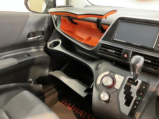 シエンタハイブリッド　ファンベースＧ純正ナビ　パノラマモニター　ワンセグＴＶ　ＣＤ　Ｂｌｕｅｔｏｏｔｈ　ドラレコ　ＥＴＣ　両側電動スライドドア　オートライト　ＬＥＤヘッドライト　クルーズコントロール　電動格納ドアミラー　キーフリー（愛媛県）の中古車