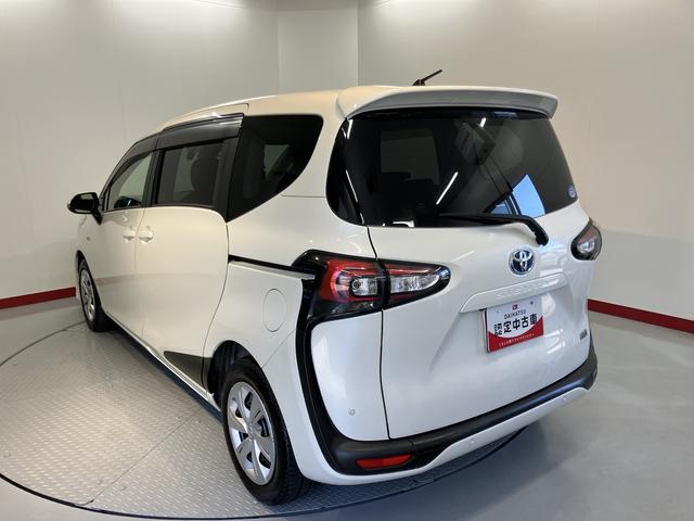 シエンタハイブリッド　ファンベースＧ純正ナビ　パノラマモニター　ワンセグＴＶ　ＣＤ　Ｂｌｕｅｔｏｏｔｈ　ドラレコ　ＥＴＣ　両側電動スライドドア　オートライト　ＬＥＤヘッドライト　クルーズコントロール　電動格納ドアミラー　キーフリー（愛媛県）の中古車