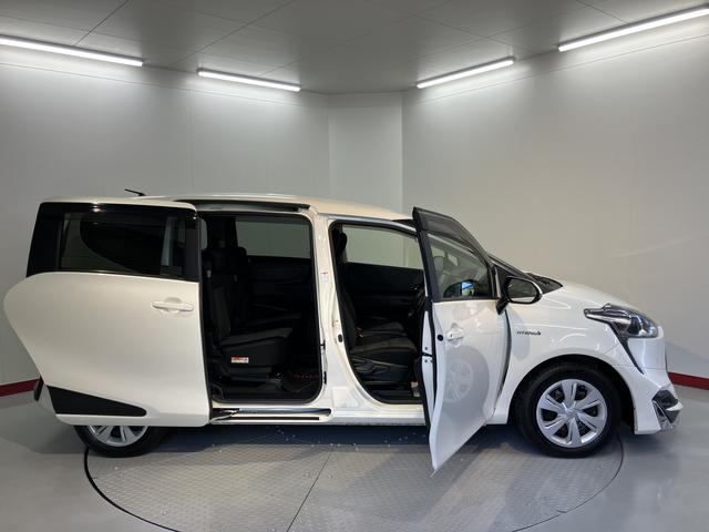 シエンタハイブリッド　ファンベースＧ純正ナビ　パノラマモニター　ワンセグＴＶ　ＣＤ　Ｂｌｕｅｔｏｏｔｈ　ドラレコ　ＥＴＣ　両側電動スライドドア　オートライト　ＬＥＤヘッドライト　クルーズコントロール　電動格納ドアミラー　キーフリー（愛媛県）の中古車