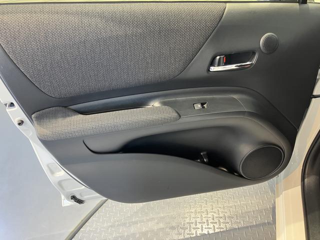 シエンタハイブリッド　ファンベースＧ純正ナビ　パノラマモニター　ワンセグＴＶ　ＣＤ　Ｂｌｕｅｔｏｏｔｈ　ドラレコ　ＥＴＣ　両側電動スライドドア　オートライト　ＬＥＤヘッドライト　クルーズコントロール　電動格納ドアミラー　キーフリー（愛媛県）の中古車