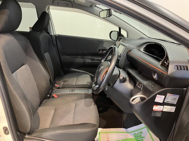 シエンタハイブリッド　ファンベースＧ純正ナビ　パノラマモニター　ワンセグＴＶ　ＣＤ　Ｂｌｕｅｔｏｏｔｈ　ドラレコ　ＥＴＣ　両側電動スライドドア　オートライト　ＬＥＤヘッドライト　クルーズコントロール　電動格納ドアミラー　キーフリー（愛媛県）の中古車