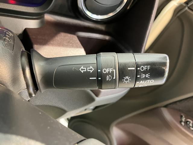 N−ONEプレミアム・Lパッケージ2WD CVT車 プッシュスタート アイドリングストップ オートライト ディスチャージヘッドライト ベンチシート 電動格納ドアミラー キーフリーシステム(愛媛県)の中古車