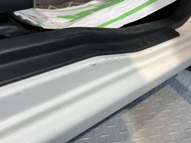 ミラＸスペシャル２ＷＤ　ＣＶＴ　純正ＣＤ　エアコン　パワステ　パワーウィンドウ　ＡＢＳ　エアバッグ　キーレスエントリー　ドライブレコーダー（愛媛県）の中古車