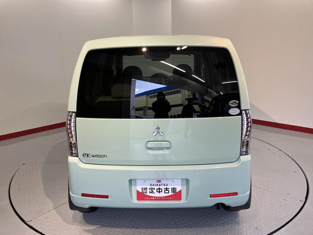 ｅＫワゴンＭＸ２ＷＤ　ＡＴ車　ベンチシート　電動格納ドアミラー　マニュアルエアコン　パワステ　パワーウインドウ　運転席エアバッグ　助手席エアバッグ　キーレスエントリー（愛媛県）の中古車