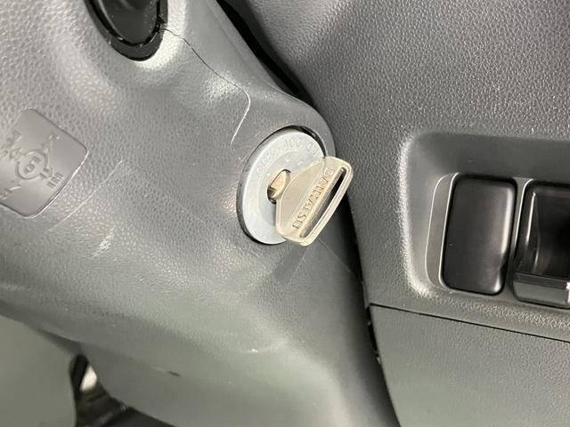 ハイゼットトラックエアコン・パワステ　スペシャル４ＷＤ　５速ＭＴ車　社外ナビ　ワンセグＴＶ　ＣＤ　Ｂｌｕｅｔｏｏｔｈ　マニュアルエアコン　パワステ（愛媛県）の中古車