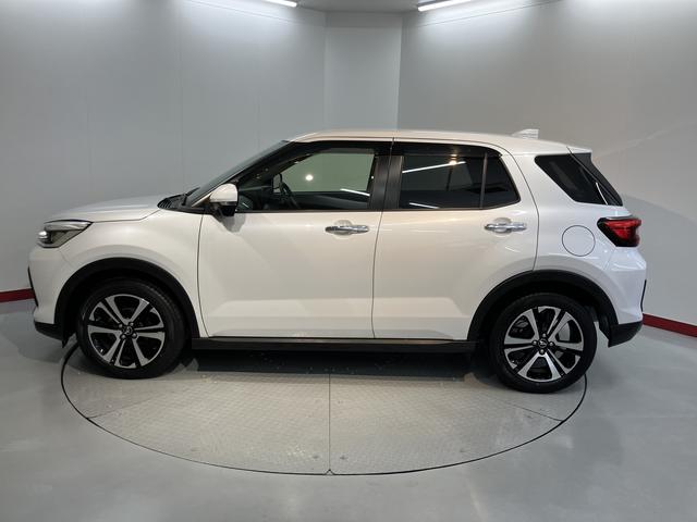 ロッキープレミアム純正ナビ　パノラマモニター　地上デジタルＴＶ　ＣＤ　ＤＶＤ　Ｂｌｕｅｔｏｏｔｈ　ＵＳＢ　プッシュスタート　前席シートヒーター　クルーズコントロール　ＬＥＤヘッドライト　オートライト　スマートアシスト（愛媛県）の中古車