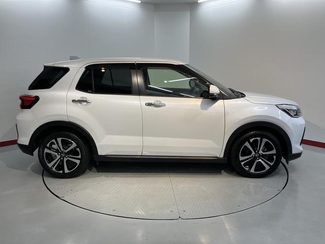 ロッキープレミアム純正ナビ　パノラマモニター　地上デジタルＴＶ　ＣＤ　ＤＶＤ　Ｂｌｕｅｔｏｏｔｈ　ＵＳＢ　プッシュスタート　前席シートヒーター　クルーズコントロール　ＬＥＤヘッドライト　オートライト　スマートアシスト（愛媛県）の中古車