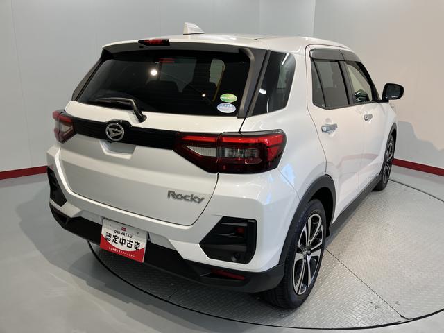 ロッキープレミアム純正ナビ　パノラマモニター　地上デジタルＴＶ　ＣＤ　ＤＶＤ　Ｂｌｕｅｔｏｏｔｈ　ＵＳＢ　プッシュスタート　前席シートヒーター　クルーズコントロール　ＬＥＤヘッドライト　オートライト　スマートアシスト（愛媛県）の中古車