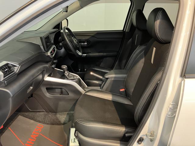 ロッキープレミアム純正ナビ　パノラマモニター　地上デジタルＴＶ　ＣＤ　ＤＶＤ　Ｂｌｕｅｔｏｏｔｈ　ＵＳＢ　プッシュスタート　前席シートヒーター　クルーズコントロール　ＬＥＤヘッドライト　オートライト　スマートアシスト（愛媛県）の中古車