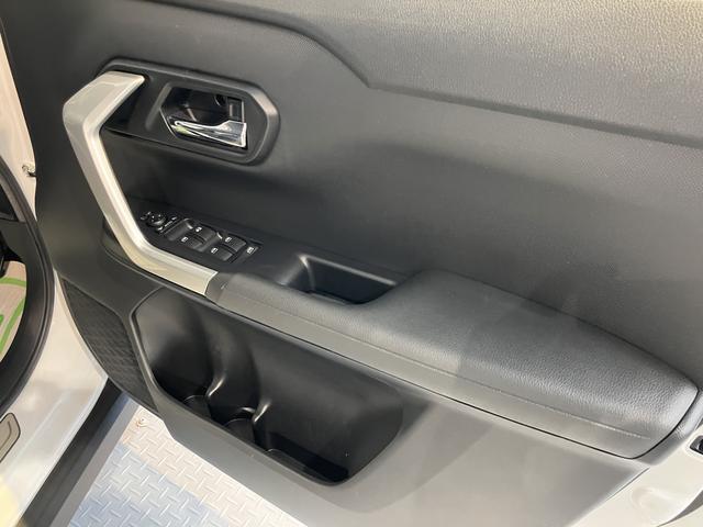 ロッキープレミアム純正ナビ　パノラマモニター　地上デジタルＴＶ　ＣＤ　ＤＶＤ　Ｂｌｕｅｔｏｏｔｈ　ＵＳＢ　プッシュスタート　前席シートヒーター　クルーズコントロール　ＬＥＤヘッドライト　オートライト　スマートアシスト（愛媛県）の中古車