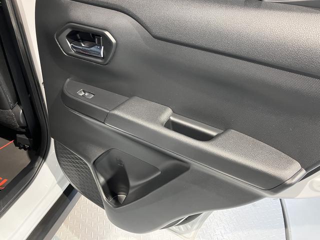 ロッキープレミアム純正ナビ　パノラマモニター　地上デジタルＴＶ　ＣＤ　ＤＶＤ　Ｂｌｕｅｔｏｏｔｈ　ＵＳＢ　プッシュスタート　前席シートヒーター　クルーズコントロール　ＬＥＤヘッドライト　オートライト　スマートアシスト（愛媛県）の中古車