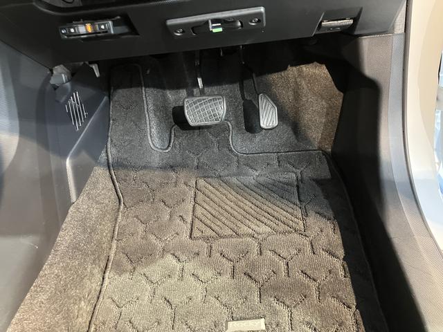 ロッキープレミアム純正ナビ　パノラマモニター　地上デジタルＴＶ　ＣＤ　ＤＶＤ　Ｂｌｕｅｔｏｏｔｈ　ＵＳＢ　プッシュスタート　前席シートヒーター　クルーズコントロール　ＬＥＤヘッドライト　オートライト　スマートアシスト（愛媛県）の中古車