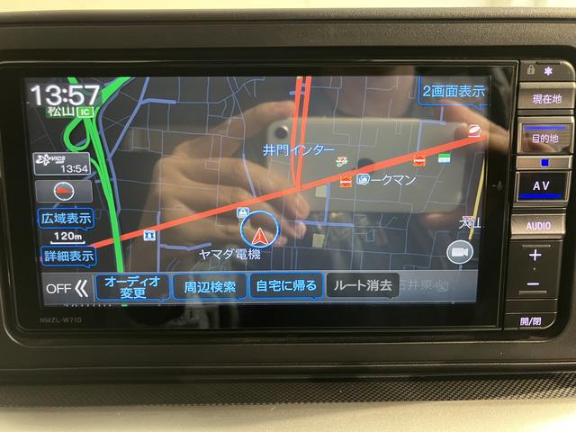 ロッキープレミアム純正ナビ　パノラマモニター　地上デジタルＴＶ　ＣＤ　ＤＶＤ　Ｂｌｕｅｔｏｏｔｈ　ＵＳＢ　プッシュスタート　前席シートヒーター　クルーズコントロール　ＬＥＤヘッドライト　オートライト　スマートアシスト（愛媛県）の中古車