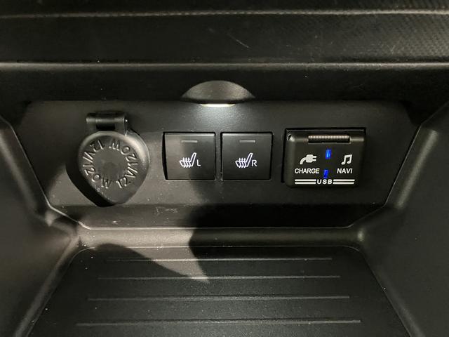 ロッキープレミアム純正ナビ　パノラマモニター　地上デジタルＴＶ　ＣＤ　ＤＶＤ　Ｂｌｕｅｔｏｏｔｈ　ＵＳＢ　プッシュスタート　前席シートヒーター　クルーズコントロール　ＬＥＤヘッドライト　オートライト　スマートアシスト（愛媛県）の中古車