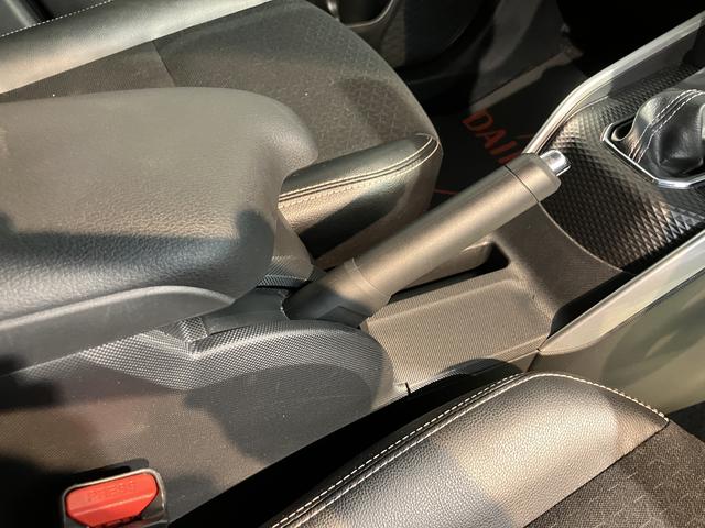 ロッキープレミアム純正ナビ　パノラマモニター　地上デジタルＴＶ　ＣＤ　ＤＶＤ　Ｂｌｕｅｔｏｏｔｈ　ＵＳＢ　プッシュスタート　前席シートヒーター　クルーズコントロール　ＬＥＤヘッドライト　オートライト　スマートアシスト（愛媛県）の中古車