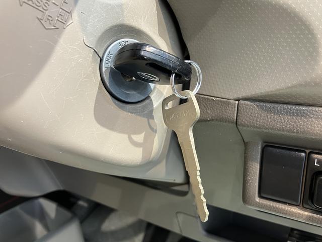 ピノＳ２ＷＤ　ハロゲンヘッドライト　盗難防止装置　純正ＣＤデッキ　ＣＤ　ＡＭ　ＦＭ　社外ＥＴＣ車載器（愛媛県）の中古車