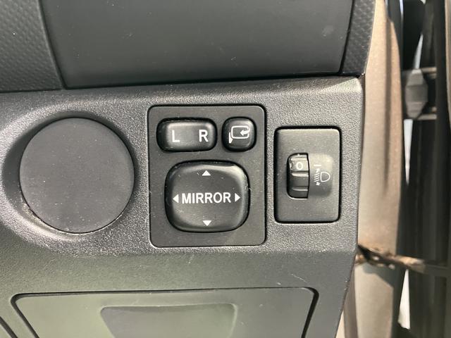 ヴィッツＦ純正ナビ　　ＣＤ　ＤＶＤ　社外ＥＴＣ　マニュアルエアコン　パワステ　パワーウィンドウ　キーレスエントリー（愛媛県）の中古車