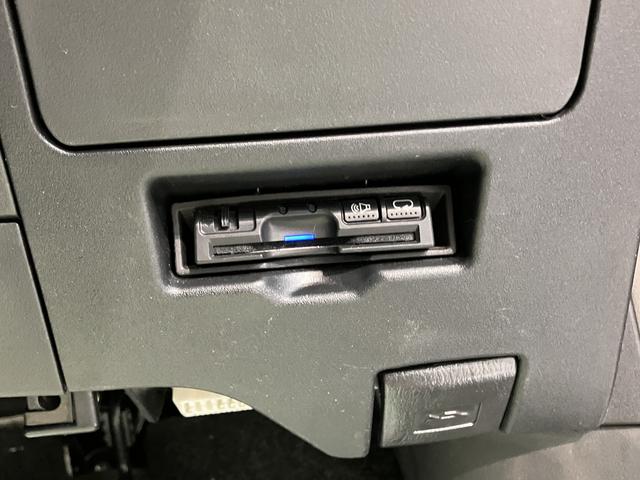 ヴィッツＦ純正ナビ　　ＣＤ　ＤＶＤ　社外ＥＴＣ　マニュアルエアコン　パワステ　パワーウィンドウ　キーレスエントリー（愛媛県）の中古車