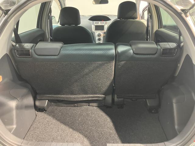 ヴィッツＦ純正ナビ　　ＣＤ　ＤＶＤ　社外ＥＴＣ　マニュアルエアコン　パワステ　パワーウィンドウ　キーレスエントリー（愛媛県）の中古車