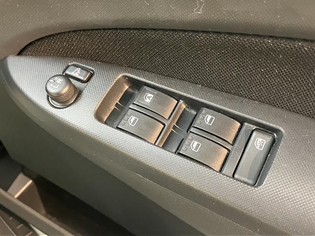 ムーヴカスタム　Ｘリミテッド純正ナビ　バックカメラ　ワンセグＴＶ　ＣＤ　純正ナビ　ベンチシート　プッシュスタート　アイドリングストップ　ディスチャージヘッドライト　電動格納ドアミラー　キーフリーシステム（愛媛県）の中古車