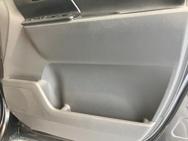 ノアサイドシートリフトアップ　車　手動介護式福祉車両　純正ナビ　ＣＤ　ＤＶＤ　片側電動スライドドア　ディスチャージヘッドライト　プッシュスタート　電動格納ドアミラー　キーフリーシステム（愛媛県）の中古車