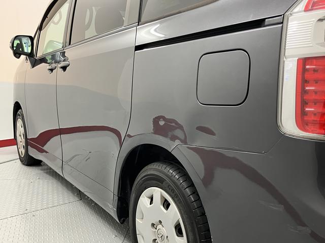 ノアサイドシートリフトアップ　車　手動介護式福祉車両　純正ナビ　ＣＤ　ＤＶＤ　片側電動スライドドア　ディスチャージヘッドライト　プッシュスタート　電動格納ドアミラー　キーフリーシステム（愛媛県）の中古車