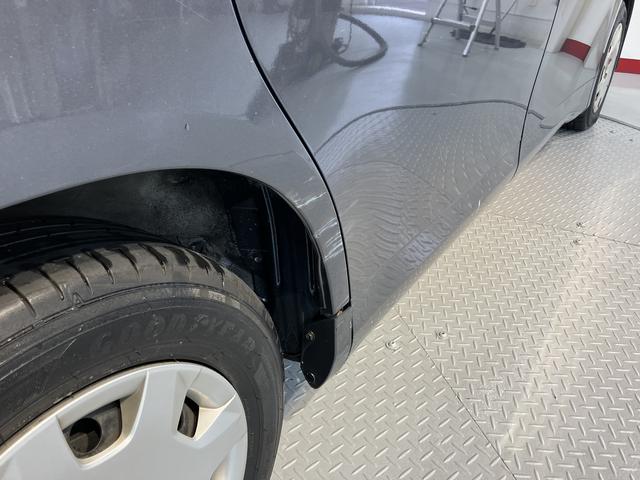 ノアサイドシートリフトアップ　車　手動介護式福祉車両　純正ナビ　ＣＤ　ＤＶＤ　片側電動スライドドア　ディスチャージヘッドライト　プッシュスタート　電動格納ドアミラー　キーフリーシステム（愛媛県）の中古車