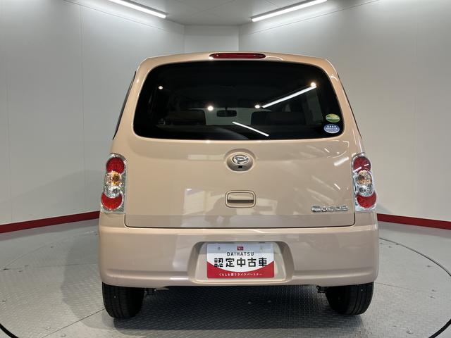 ミラココアココアＬ２ＷＤ　アイドリングストップ車　ベンチシート　盗難防止装置　純正ＣＤデッキ　ＣＤ　ＡＭ　ＦＭ　　ＡＵＸ　バックカメラ（愛媛県）の中古車