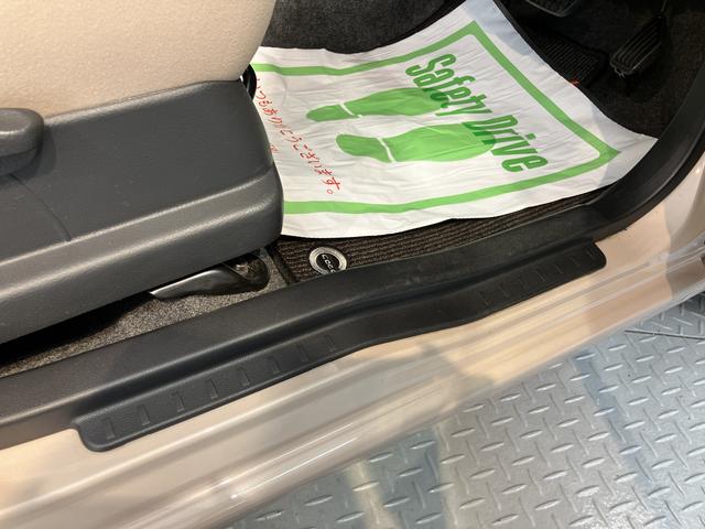 ミラココアココアＬ２ＷＤ　アイドリングストップ車　ベンチシート　盗難防止装置　純正ＣＤデッキ　ＣＤ　ＡＭ　ＦＭ　　ＡＵＸ　バックカメラ（愛媛県）の中古車