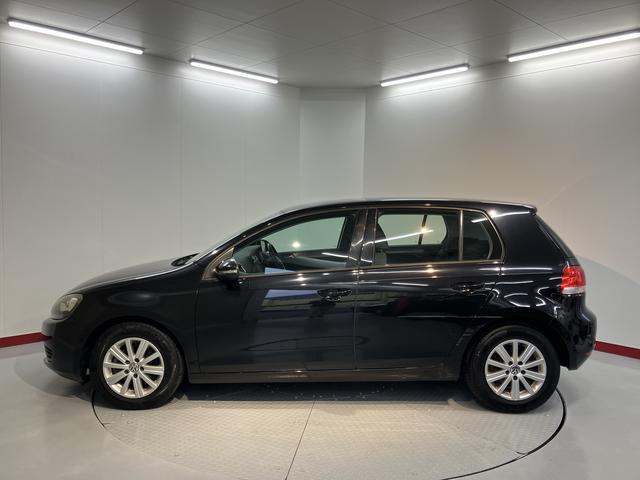 ＶＷ ゴルフＴＳＩトレンドライン純正ナビ　バックモニター　フルセグＴＶ　ＣＤ　ＤＶＤ　ＵＳＢ　Ｂｌｕｅｔｏｏｔｈ　社外ＥＴＣ　オートライト　アイドリングストップ　電動格納ドアミラー　キーレスエントリー（愛媛県）の中古車