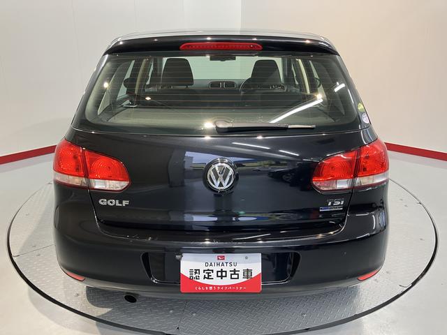 ＶＷ ゴルフＴＳＩトレンドライン純正ナビ　バックモニター　フルセグＴＶ　ＣＤ　ＤＶＤ　ＵＳＢ　Ｂｌｕｅｔｏｏｔｈ　社外ＥＴＣ　オートライト　アイドリングストップ　電動格納ドアミラー　キーレスエントリー（愛媛県）の中古車