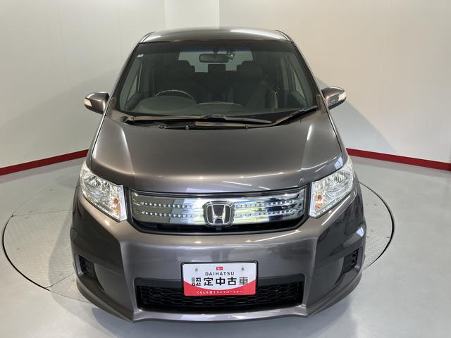 フリードスパイクハイブリッドジャストセレクション＋純正ナビ　バックモニター　フルセグＴＶ　ＣＤ　ＤＶＤ　Ｂｌｕｅｔｏｏｔｈ　ＥＴＣ　両側電動スライドドア　クルーズコントロール　オートライト　ディスチャージヘッドライト　電動格納ドアミラー　キーフリー（愛媛県）の中古車