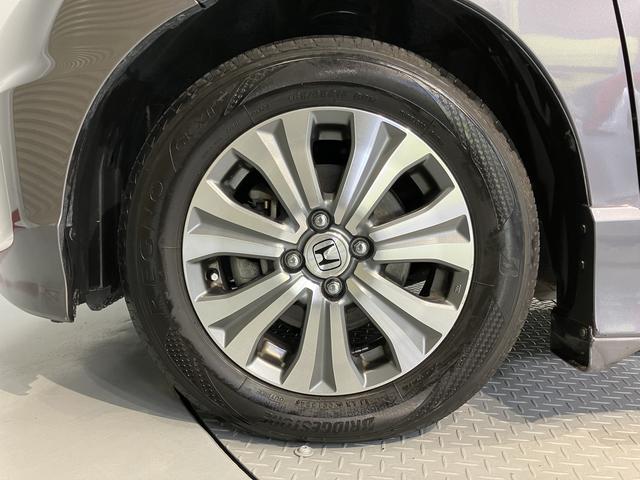 フリードスパイクハイブリッドジャストセレクション＋純正ナビ　バックモニター　フルセグＴＶ　ＣＤ　ＤＶＤ　Ｂｌｕｅｔｏｏｔｈ　ＥＴＣ　両側電動スライドドア　クルーズコントロール　オートライト　ディスチャージヘッドライト　電動格納ドアミラー　キーフリー（愛媛県）の中古車