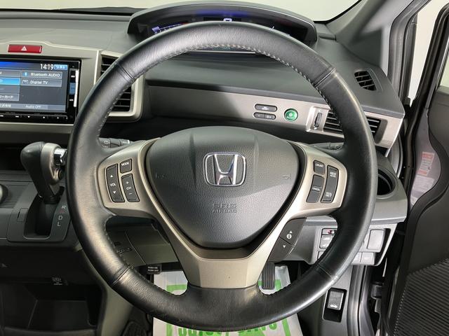 フリードスパイクハイブリッドジャストセレクション＋純正ナビ　バックモニター　フルセグＴＶ　ＣＤ　ＤＶＤ　Ｂｌｕｅｔｏｏｔｈ　ＥＴＣ　両側電動スライドドア　クルーズコントロール　オートライト　ディスチャージヘッドライト　電動格納ドアミラー　キーフリー（愛媛県）の中古車