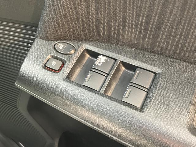 フリードスパイクハイブリッドジャストセレクション＋純正ナビ　バックモニター　フルセグＴＶ　ＣＤ　ＤＶＤ　Ｂｌｕｅｔｏｏｔｈ　ＥＴＣ　両側電動スライドドア　クルーズコントロール　オートライト　ディスチャージヘッドライト　電動格納ドアミラー　キーフリー（愛媛県）の中古車