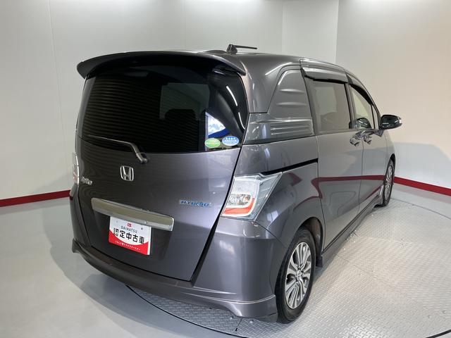 フリードスパイクハイブリッドジャストセレクション＋純正ナビ　バックモニター　フルセグＴＶ　ＣＤ　ＤＶＤ　Ｂｌｕｅｔｏｏｔｈ　ＥＴＣ　両側電動スライドドア　クルーズコントロール　オートライト　ディスチャージヘッドライト　電動格納ドアミラー　キーフリー（愛媛県）の中古車