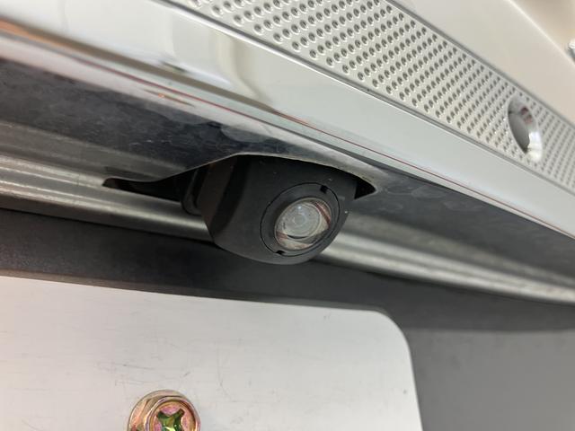 フリードスパイクハイブリッドジャストセレクション＋純正ナビ　バックモニター　フルセグＴＶ　ＣＤ　ＤＶＤ　Ｂｌｕｅｔｏｏｔｈ　ＥＴＣ　両側電動スライドドア　クルーズコントロール　オートライト　ディスチャージヘッドライト　電動格納ドアミラー　キーフリー（愛媛県）の中古車