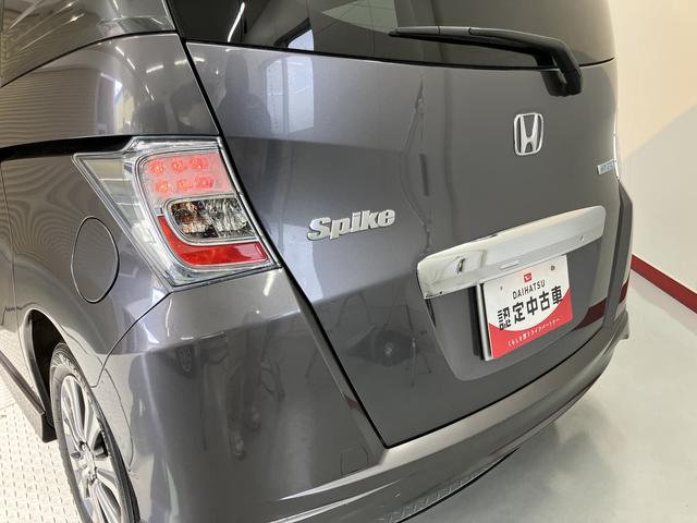 フリードスパイクハイブリッドジャストセレクション＋純正ナビ　バックモニター　フルセグＴＶ　ＣＤ　ＤＶＤ　Ｂｌｕｅｔｏｏｔｈ　ＥＴＣ　両側電動スライドドア　クルーズコントロール　オートライト　ディスチャージヘッドライト　電動格納ドアミラー　キーフリー（愛媛県）の中古車