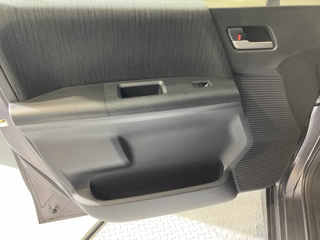 フリードスパイクハイブリッドジャストセレクション＋純正ナビ　バックモニター　フルセグＴＶ　ＣＤ　ＤＶＤ　Ｂｌｕｅｔｏｏｔｈ　ＥＴＣ　両側電動スライドドア　クルーズコントロール　オートライト　ディスチャージヘッドライト　電動格納ドアミラー　キーフリー（愛媛県）の中古車