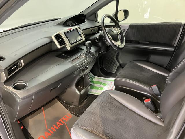 フリードスパイクハイブリッドジャストセレクション＋純正ナビ　バックモニター　フルセグＴＶ　ＣＤ　ＤＶＤ　Ｂｌｕｅｔｏｏｔｈ　ＥＴＣ　両側電動スライドドア　クルーズコントロール　オートライト　ディスチャージヘッドライト　電動格納ドアミラー　キーフリー（愛媛県）の中古車