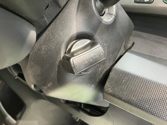 フリードスパイクハイブリッドジャストセレクション＋純正ナビ　バックモニター　フルセグＴＶ　ＣＤ　ＤＶＤ　Ｂｌｕｅｔｏｏｔｈ　ＥＴＣ　両側電動スライドドア　クルーズコントロール　オートライト　ディスチャージヘッドライト　電動格納ドアミラー　キーフリー（愛媛県）の中古車