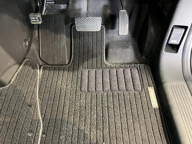 フリードスパイクハイブリッドジャストセレクション＋純正ナビ　バックモニター　フルセグＴＶ　ＣＤ　ＤＶＤ　Ｂｌｕｅｔｏｏｔｈ　ＥＴＣ　両側電動スライドドア　クルーズコントロール　オートライト　ディスチャージヘッドライト　電動格納ドアミラー　キーフリー（愛媛県）の中古車