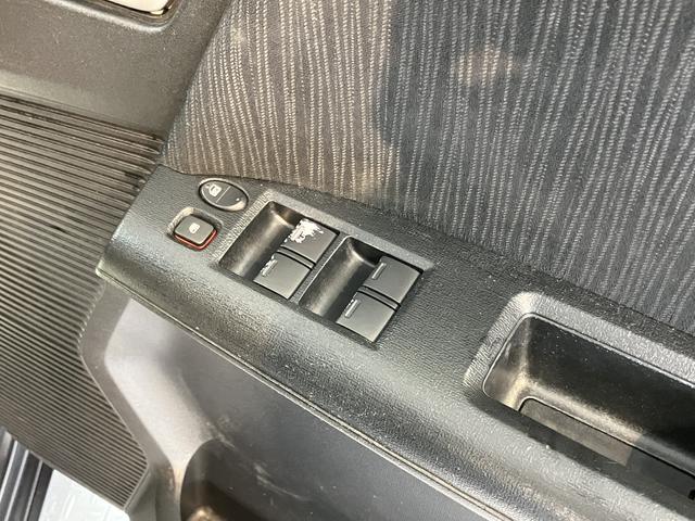 フリードスパイクハイブリッドジャストセレクション＋純正ナビ　バックモニター　フルセグＴＶ　ＣＤ　ＤＶＤ　Ｂｌｕｅｔｏｏｔｈ　ＥＴＣ　両側電動スライドドア　クルーズコントロール　オートライト　ディスチャージヘッドライト　電動格納ドアミラー　キーフリー（愛媛県）の中古車