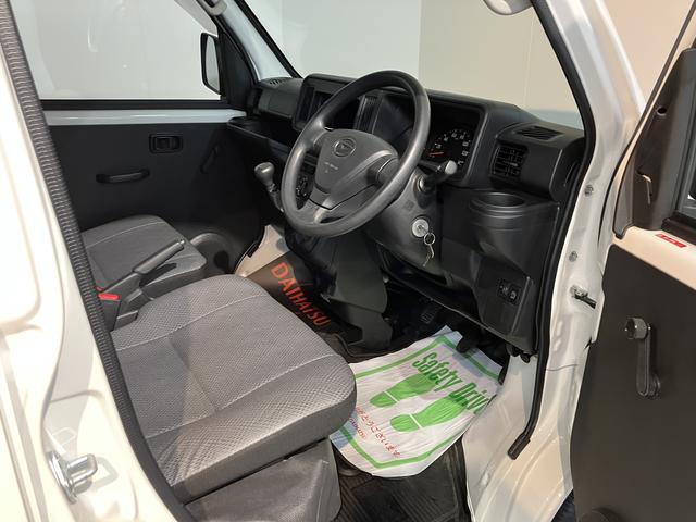 ハイゼットカーゴスペシャル２ＷＤ　ＭＴ車　エアコン　パワステ　ＡＢＳ　集中ドアロック　オートライト　アイドリングストップ（愛媛県）の中古車