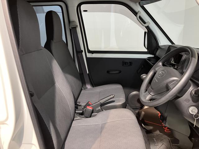 ハイゼットカーゴスペシャル２ＷＤ　ＭＴ車　エアコン　パワステ　ＡＢＳ　集中ドアロック　オートライト　アイドリングストップ（愛媛県）の中古車