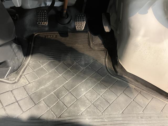 ハイゼットカーゴスペシャル２ＷＤ　ＭＴ車　エアコン　パワステ　ＡＢＳ　集中ドアロック　オートライト　アイドリングストップ（愛媛県）の中古車