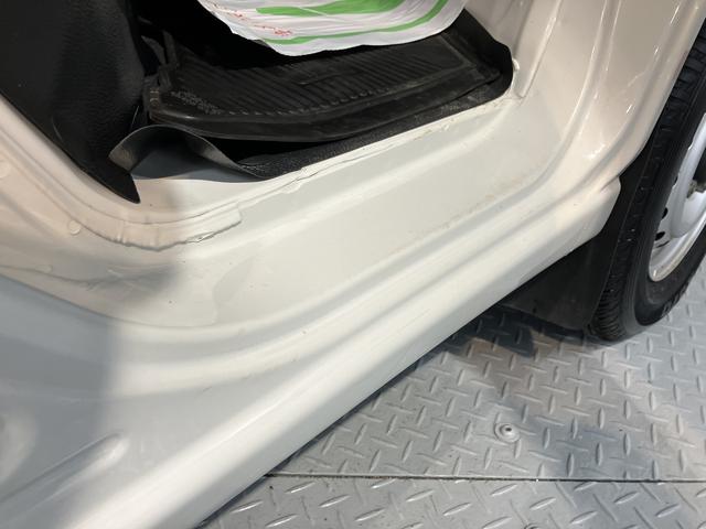 ハイゼットカーゴスペシャル２ＷＤ　ＭＴ車　エアコン　パワステ　ＡＢＳ　集中ドアロック　オートライト　アイドリングストップ（愛媛県）の中古車