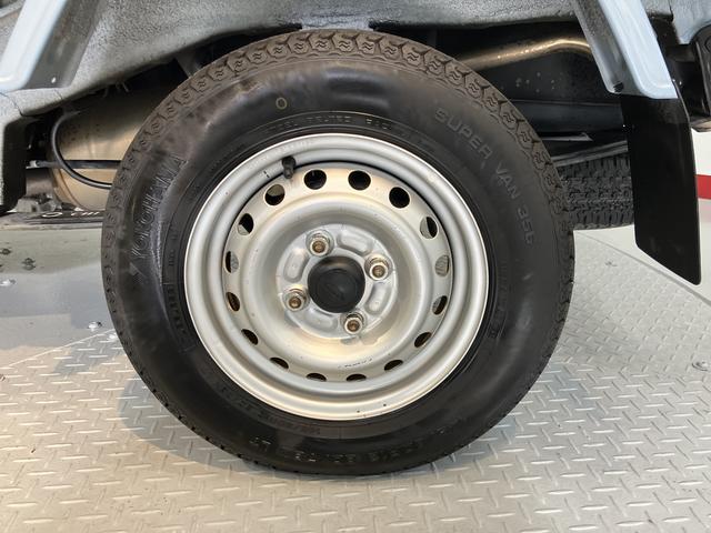 ハイゼットトラックジャンボＳＡIIIｔ４ＷＤ　ＭＴ車　ＬＥＤヘッドライト　フロントフォグランプ　作業灯　純正ＣＤデッキ　ＣＤ　ＡＵＸ　ＡＭ　ＦＭ（愛媛県）の中古車