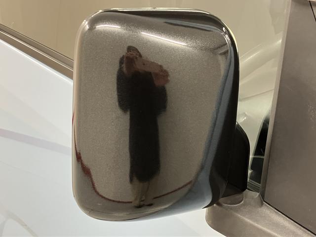 ハイゼットトラックジャンボＳＡIIIｔ４ＷＤ　ＭＴ車　ＬＥＤヘッドライト　フロントフォグランプ　作業灯　純正ＣＤデッキ　ＣＤ　ＡＵＸ　ＡＭ　ＦＭ（愛媛県）の中古車